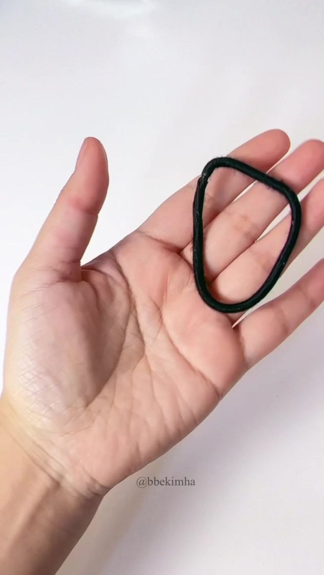 No las tires: el truco casero para recuperar las colitas de pelo estiradas en pocos minutos.
