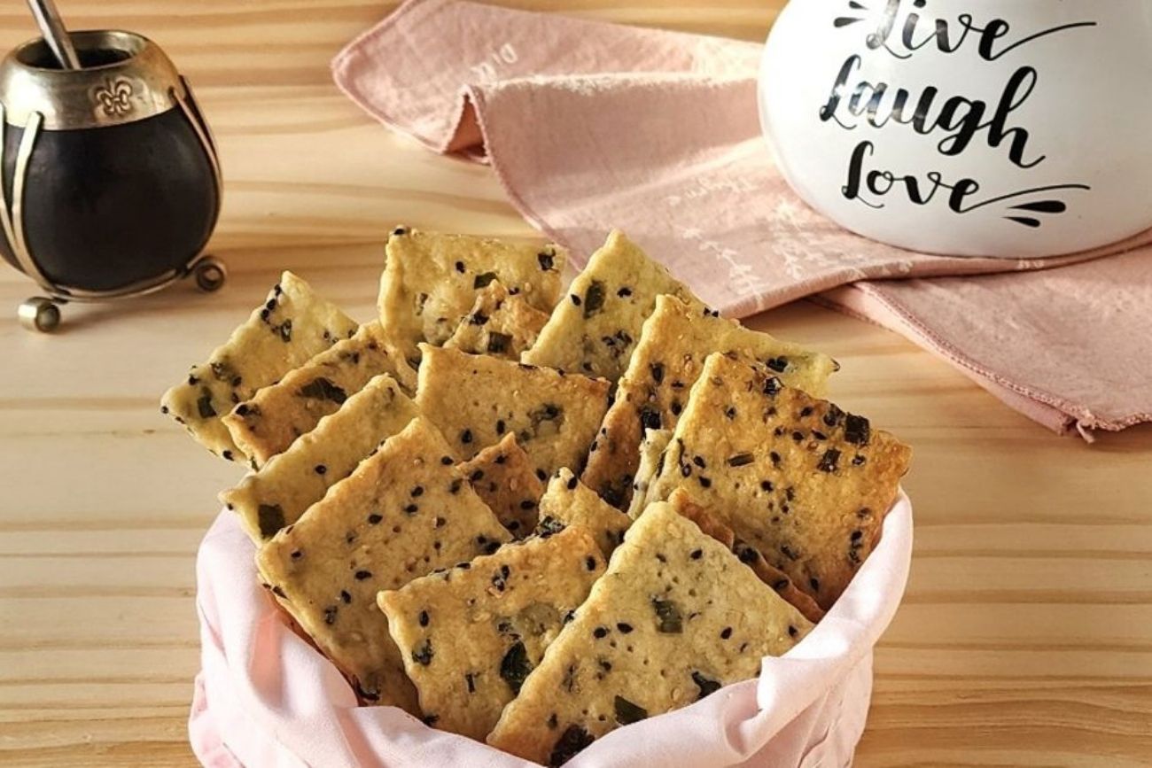 Galletitas de queso y sésamo en 20 minutos: ideal para la picada mientras juega la Selección
