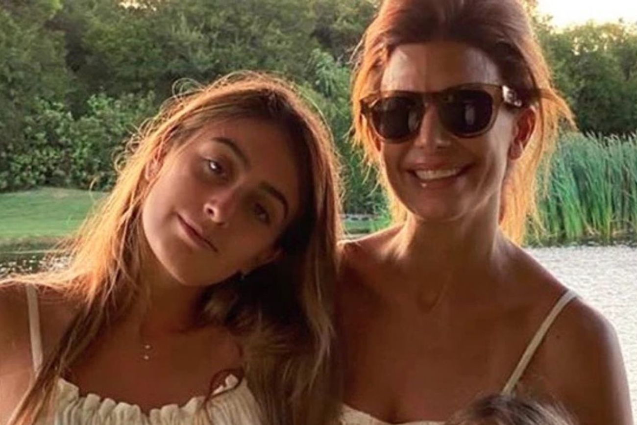 Valentina Barbier recibió su diploma acompañada por Juliana Awada, Mauricio Macri, Bruno Barbier y su hermana menor, Antonia Macri.