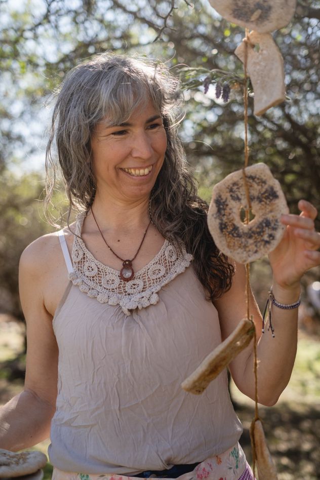 Virginia Basualdo presenta si nuevo libro que propone una mirada alternativa sobre la alimentación, el bienestar y los saberes ancestrales.
