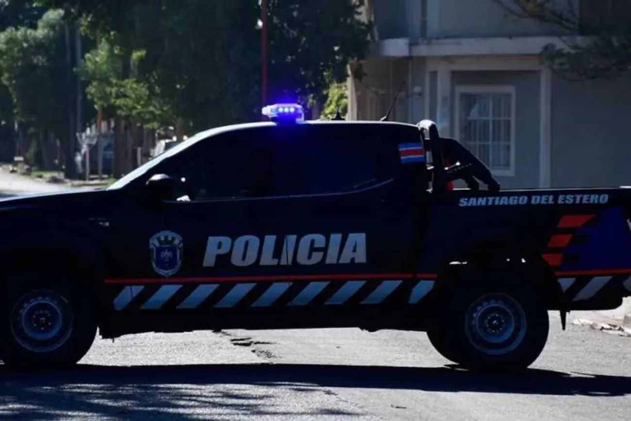 Policía de Santiago del Estero. Un hombre fue detenido tras amenazar con un cuchillo a un oficial en una feria.