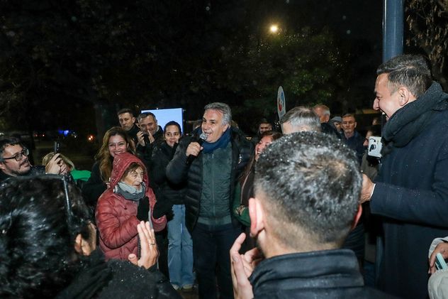 Inauguración de nueva luminaria de plaza Soldado Aeronáutico en Bº Parque Jorge Newbery