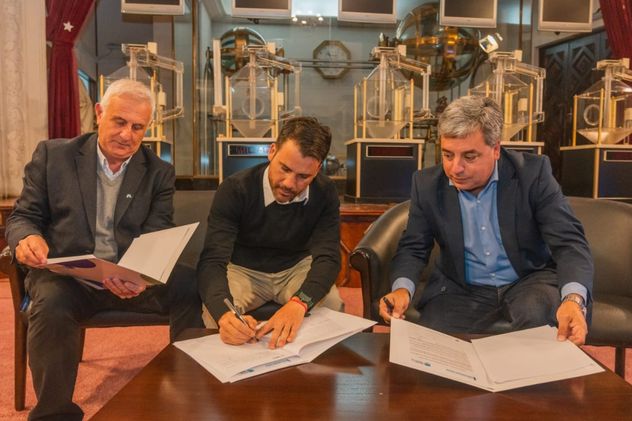 Tras la firma del convenio entre la Municipalidad de Alta Gracia y la Lotería de Córdoba, comenzarán las primeras tareas de saneamiento, protección y conservación del histórico edificio del Viejo Casino del Sierras Hotel.