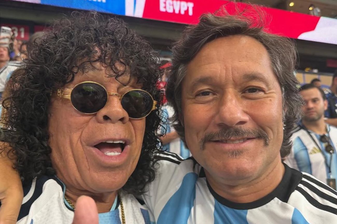La Mona Jiménez y Diego Torres en el estadio de Atlanta.