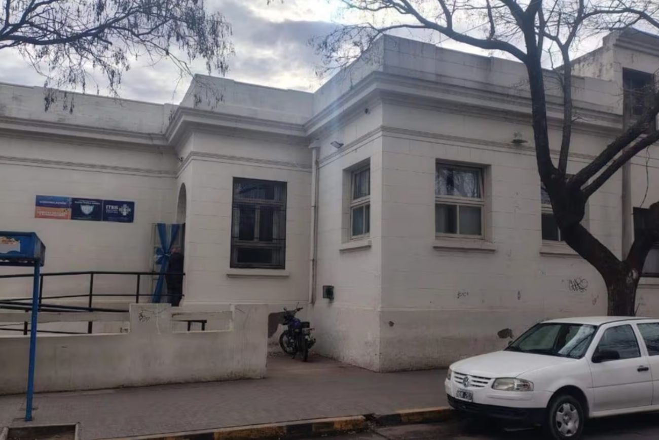 Violencia: una alumna atacó a otra con un vidrio y le cortó la cara en pleno colegio