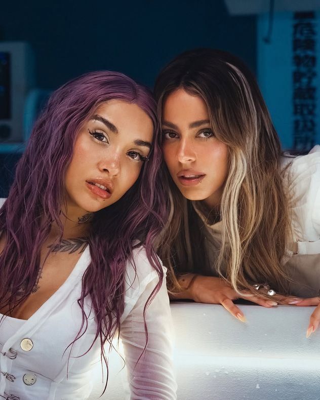 María Becerra y Tini Stoessel para el videoclip de "Hasta que me enamoro".