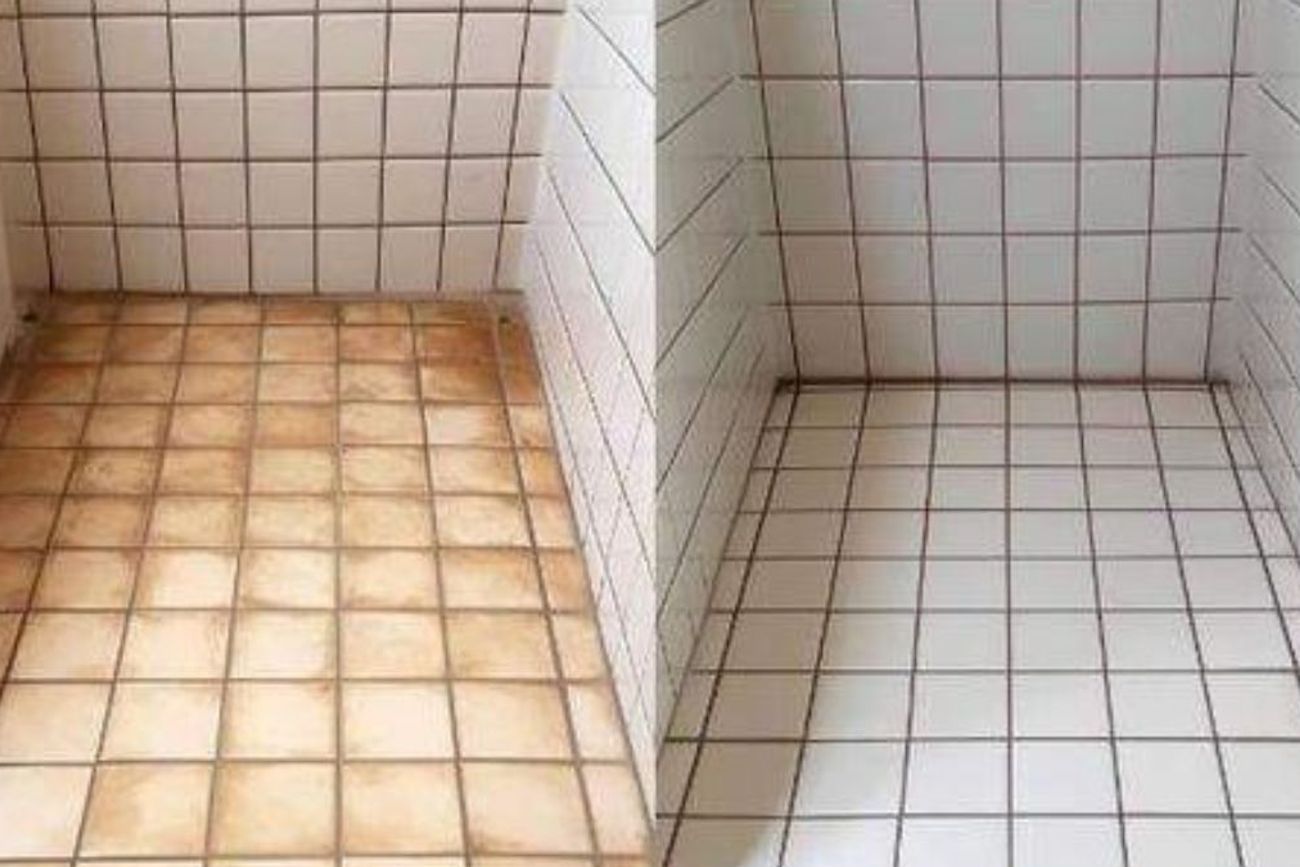 Las superficies continuas, como el microcemento o las resinas, evitan la acumulación de suciedad y humedad en las juntas del baño.
