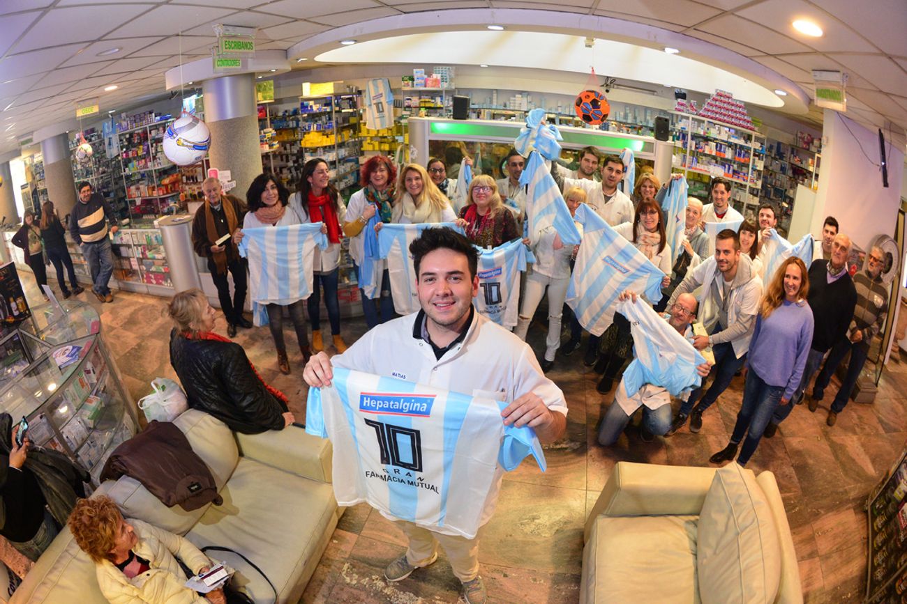 En una farmacia cordobesa se vivió un momento inolvidable tras el gol de Fernández.