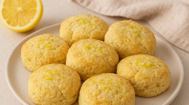 Cómo hacer scones de yogur y limón: la receta liviana que acompaña perfecto el mate o el café.