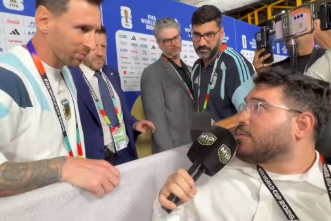 Messi junto a Manu Gutiérrez.