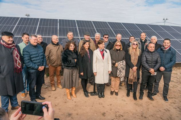Marcos Juárez inauguró su primer parque solar comunitario.