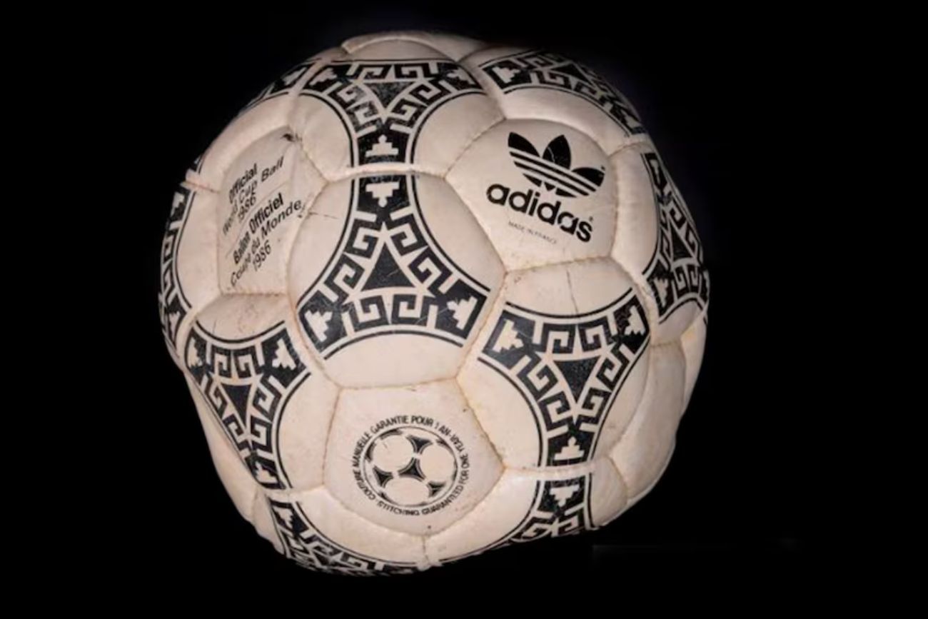 Subastarán la pelota con la que Maradona hizo la "Mano de Dios" y el "Gol del Siglo" en México 1986.