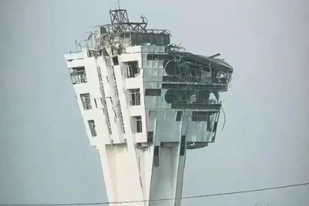 Daños en la torre de control de un importante puerto en la ciudad iraní de Chabahar, en el sureste del país, tras los ataques de Estados Unidos.