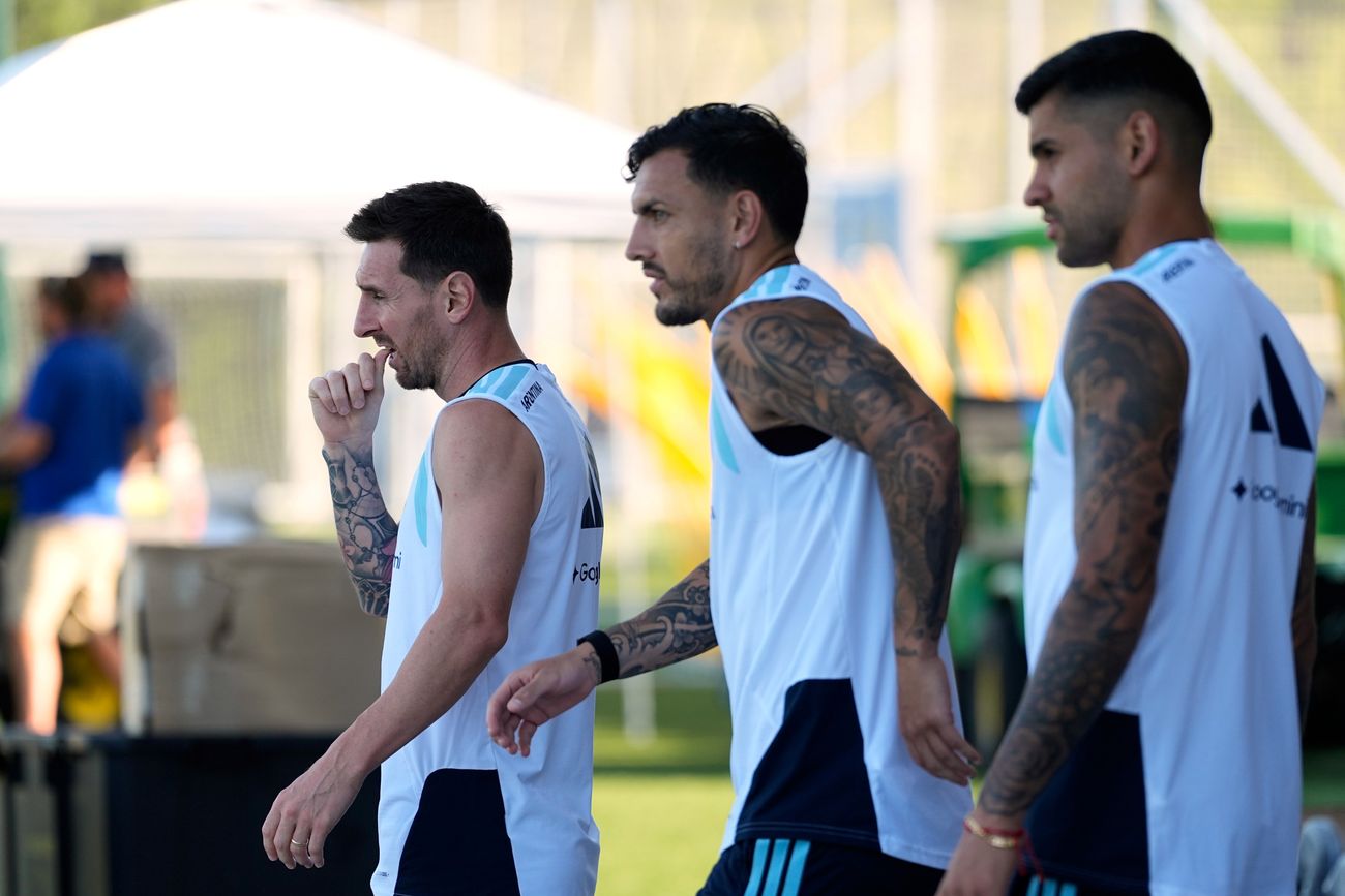 El regreso que cambió todo: Paredes se adueñó del medio campo y Scaloni ya perfila el 11 ante Suiza
