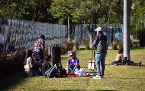 Parque Sarmiento. Córdoba espera un jueves de ascenso térmico (José Gabriel Hernández / La Voz)