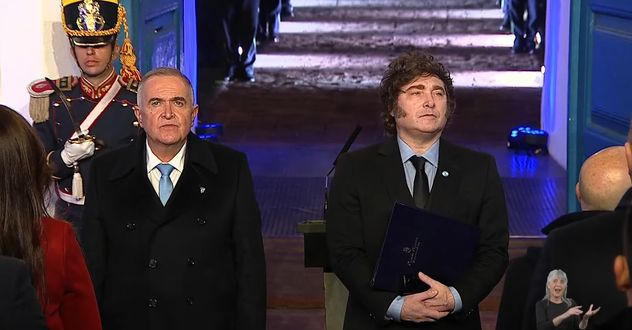 Javier Milei llegó a la vigilia por el Día de la Independencia en Tucumán y brindará un discurso