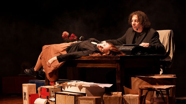"La noche extraviada o los libretistas del mundo", obra teatral con Alejandro Dolina y Cora Barengo. (Gentileza Fernando Sánchez)