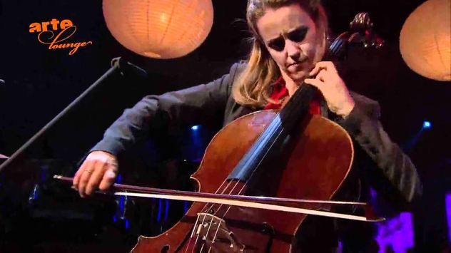 Sol Gabetta, la reconocida cellista cordobesa, radicada en Suiza y opinando sobre el cruce de la selección argentina con su par de ese país.