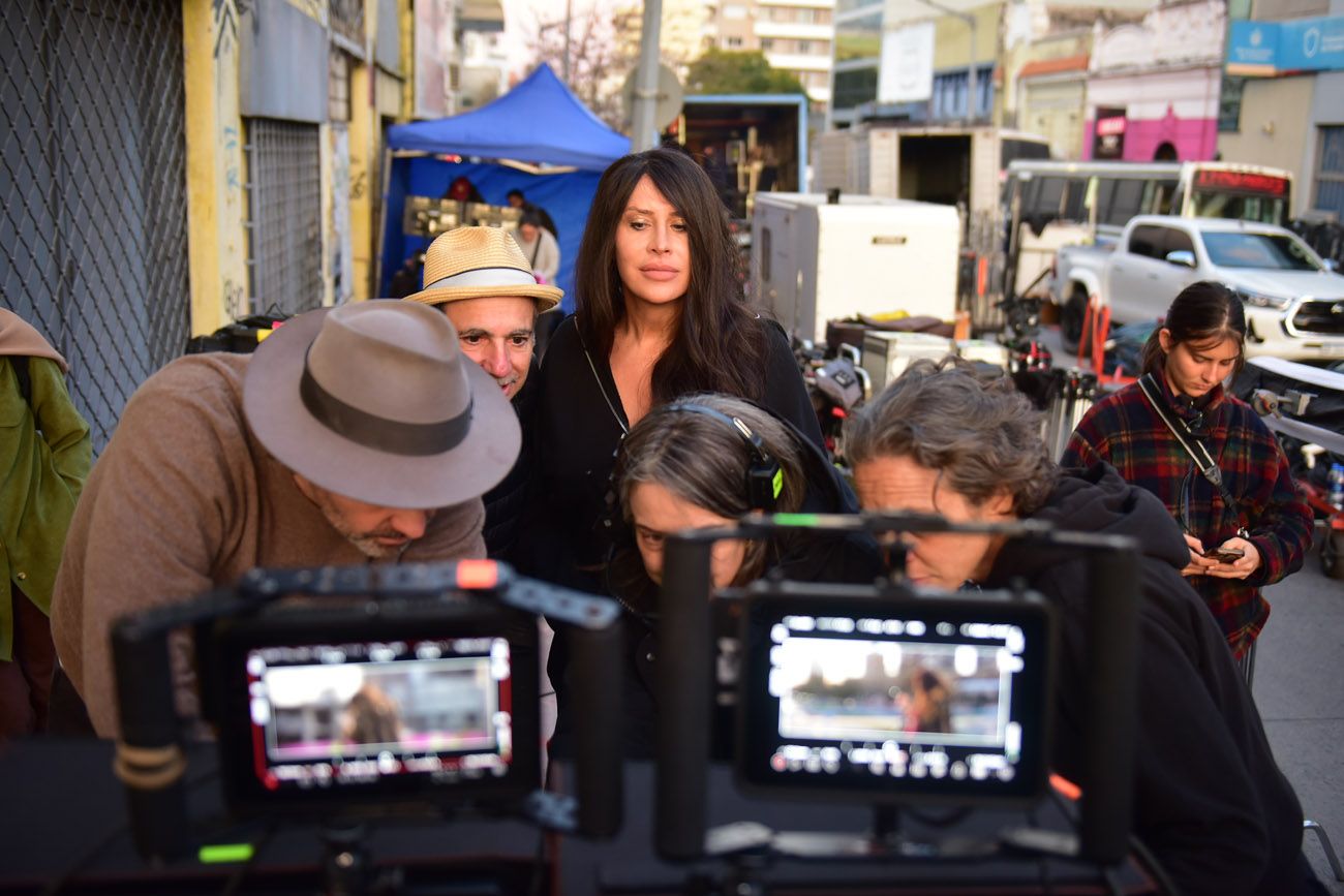 Comenzó a filmarse una escena en el puente Avellaneda de la película "Las Malas" dirigida por Armando Bo, sobre el libro de Camila Sosa Villada.   (Nicolás Bravo / La Voz)