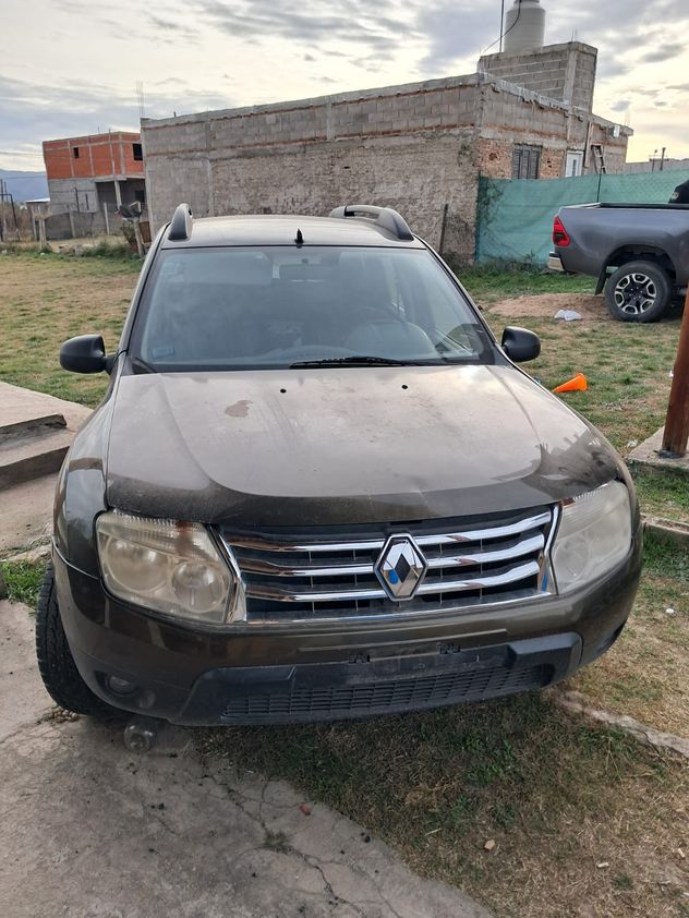 Secuestraron vehículos robados y elementos para clonar llaves. (Policía)