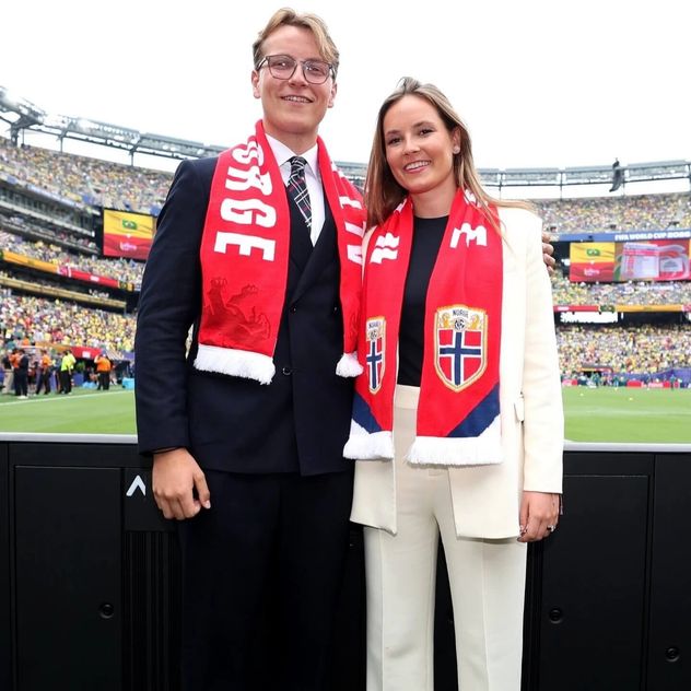 Quién es Ingrid Alexandra, la princesa de Noruega que se volvió viral por su abrazo con Erling Haaland tras eliminar a Brasil.