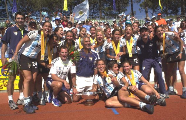 El primer título de Las Leonas en un Mundial de hockey fue en 2002.