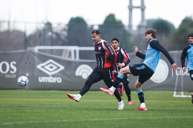 Facundo Suárez, delantero de Instituto.