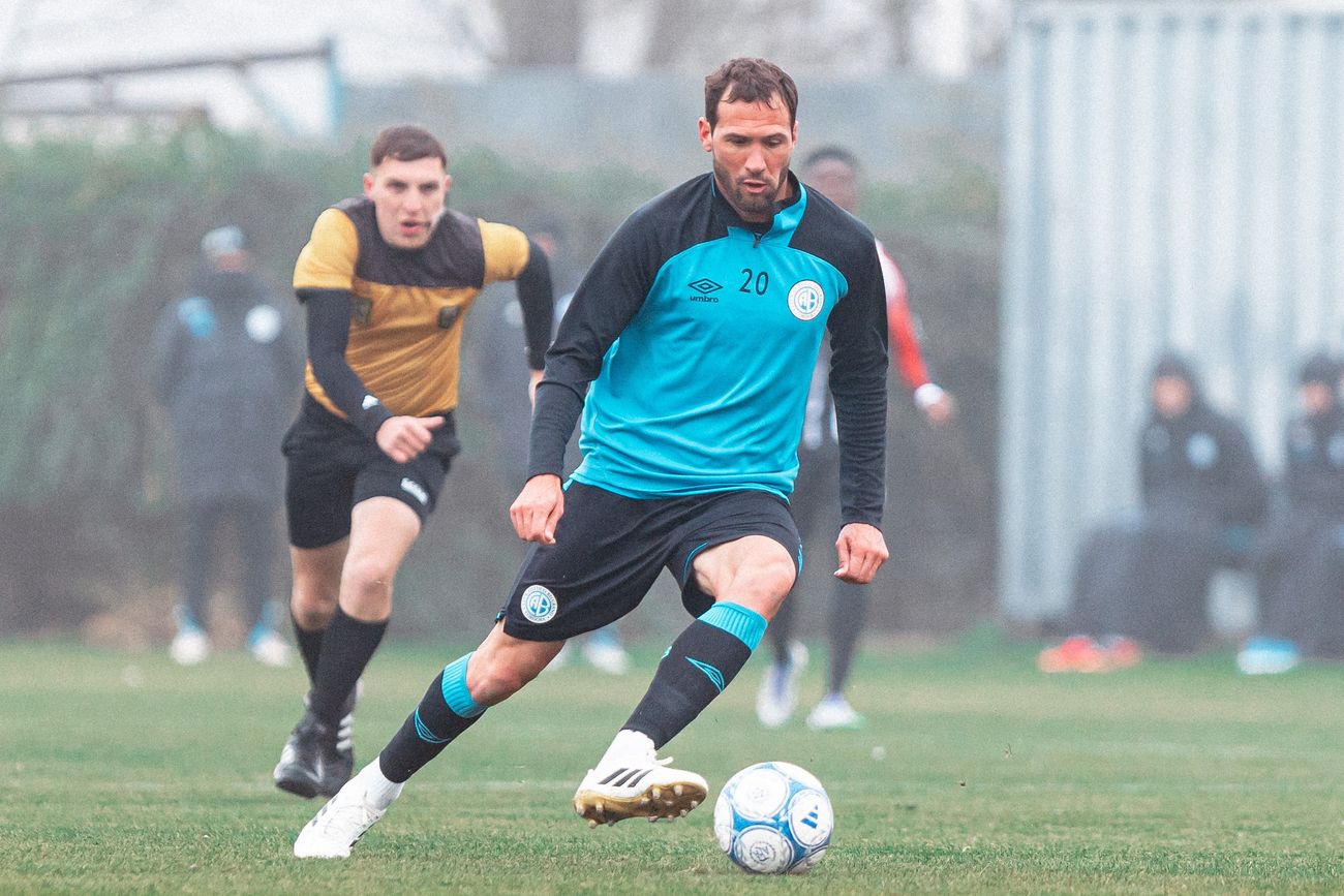 Franco Vázquez en el equipo titular en la función de segundo volante central. (Prensa Belgrano).