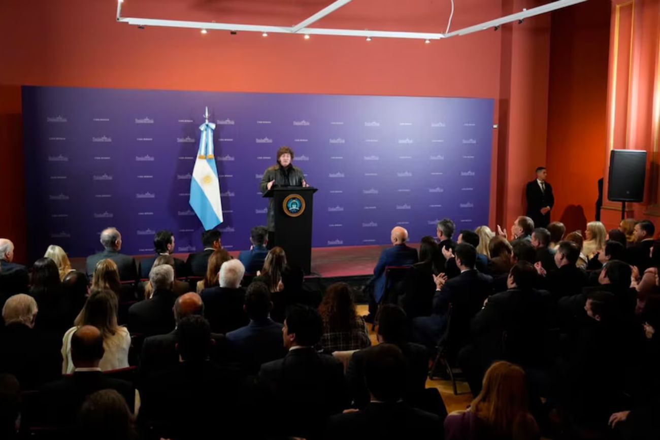 Milei aceleró la reforma del BCRA: se reunirá con los legisladores para blindar la independencia del organismo