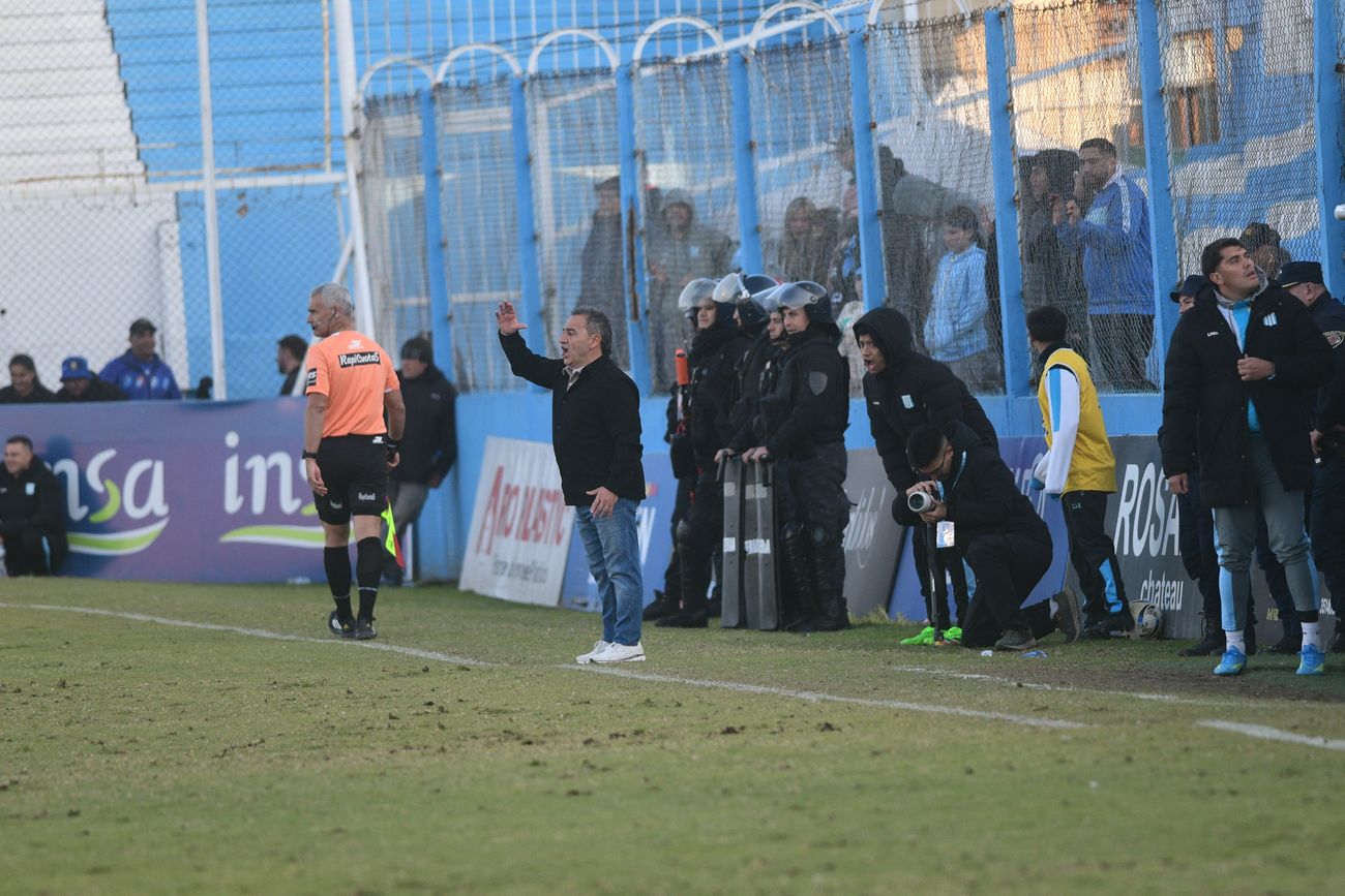 Racing de Nueva Italia le ganó a Acassuso por fecha de la Primera Nacional.