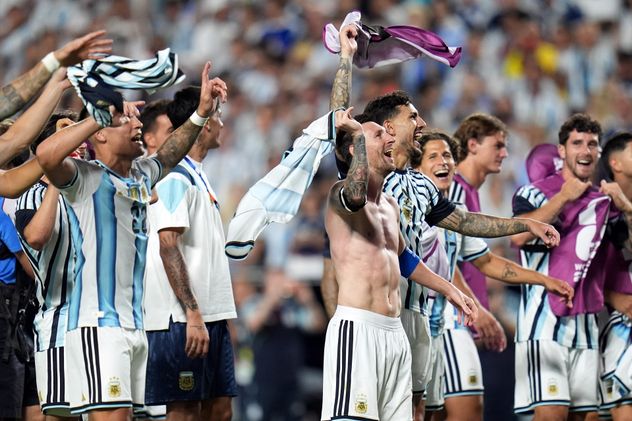 Lionel Messi enfrentará por primera vez con la selección a Inglaterra. Será el sábado en las semifinales del Mundial. 
