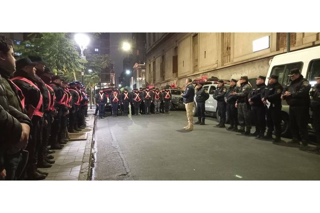 Imágenes del operativo de seguridad en el Patio Olmos por los festejos tras el triunfo de la selección argentina.  
