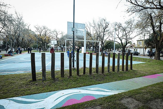 Puesta en valor de la plaza de barrio Parque Latino.