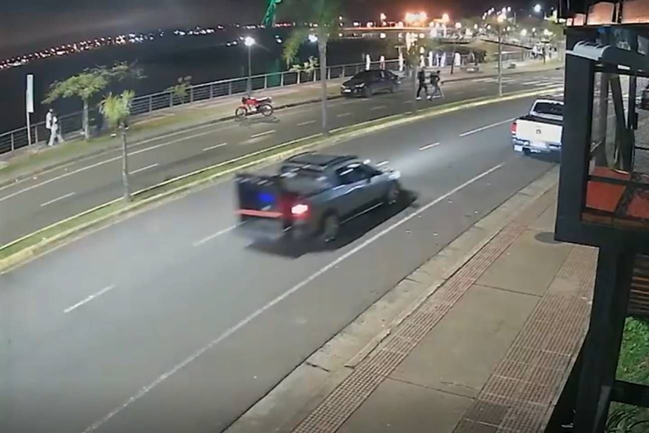 Hacía "wheelie" con su moto y chocó y mató a un soldado en Posadas.