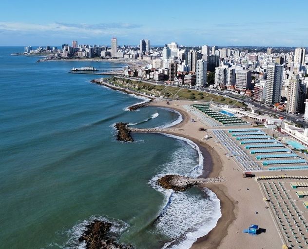 Vacaciones de invierno 2026: cuánto sale viajar a Mar del Plata según el medio de transporte.