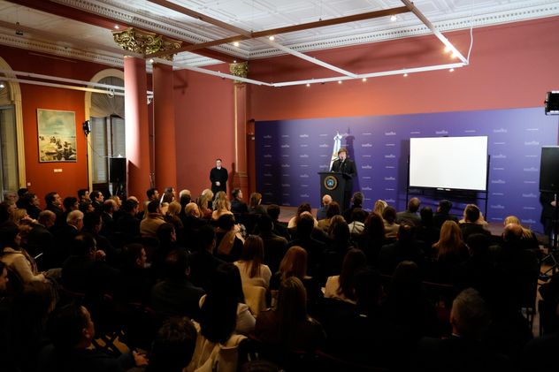 El presidente Javier Milei explicó a legisladores de La Libertad Avanza la reforma del Banco Central que enviará al Congreso