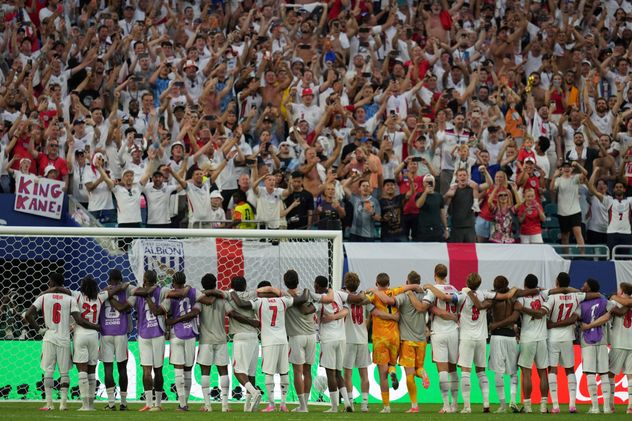 Los ingleses cuentan con un fuerte apoyo de sus hinchas en la Copa del Mundo.