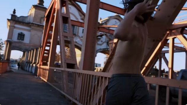 Fragmentos del visualizer de "Divine Intervention", de los Rolling Stones.