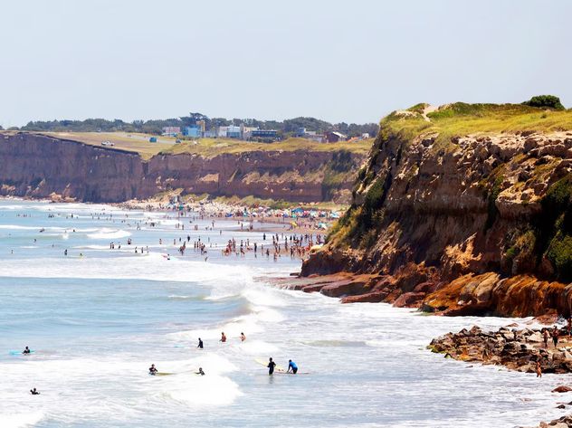 Vacaciones de invierno 2026: cuánto sale viajar a Mar del Plata según el medio de transporte.