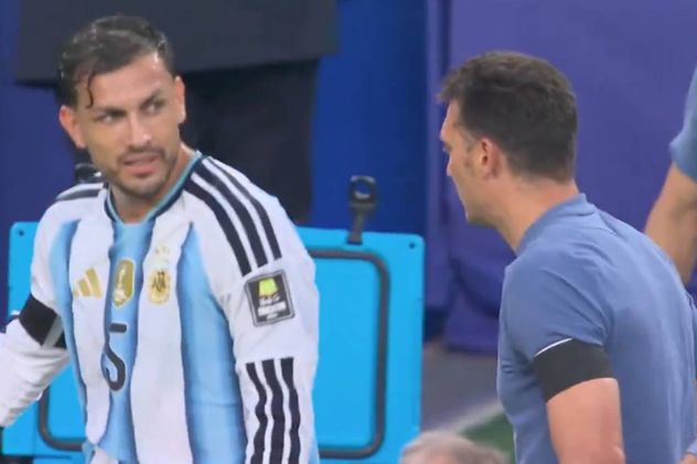 La charla de Paredes y Scaloni.