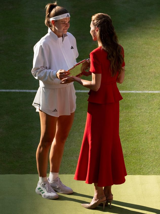 Kate Middleton sorprendió en Wimbledon con dos looks elegantes que se volvieron tendencia.