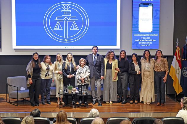 La actividad fue organizada por la Sala de Derecho de las Personas con Discapacidad, la Comisión de Articulación de Mujeres Abogadas hacia la Equidad de Género y la Comisión de Mujeres Médicas del Consejo de Médicos.