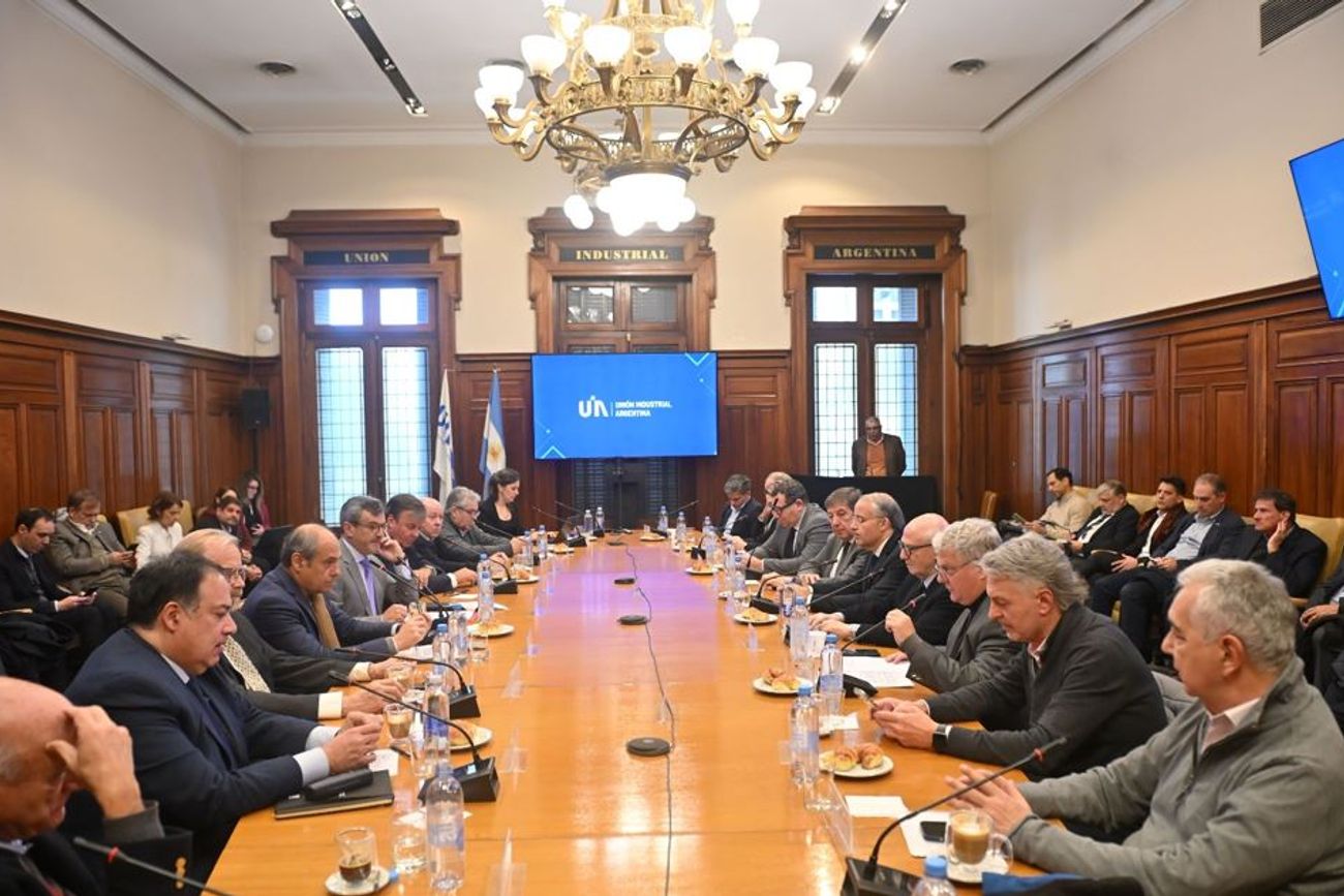 La reunión de este martes de la Junta Directiva de la UIA. 