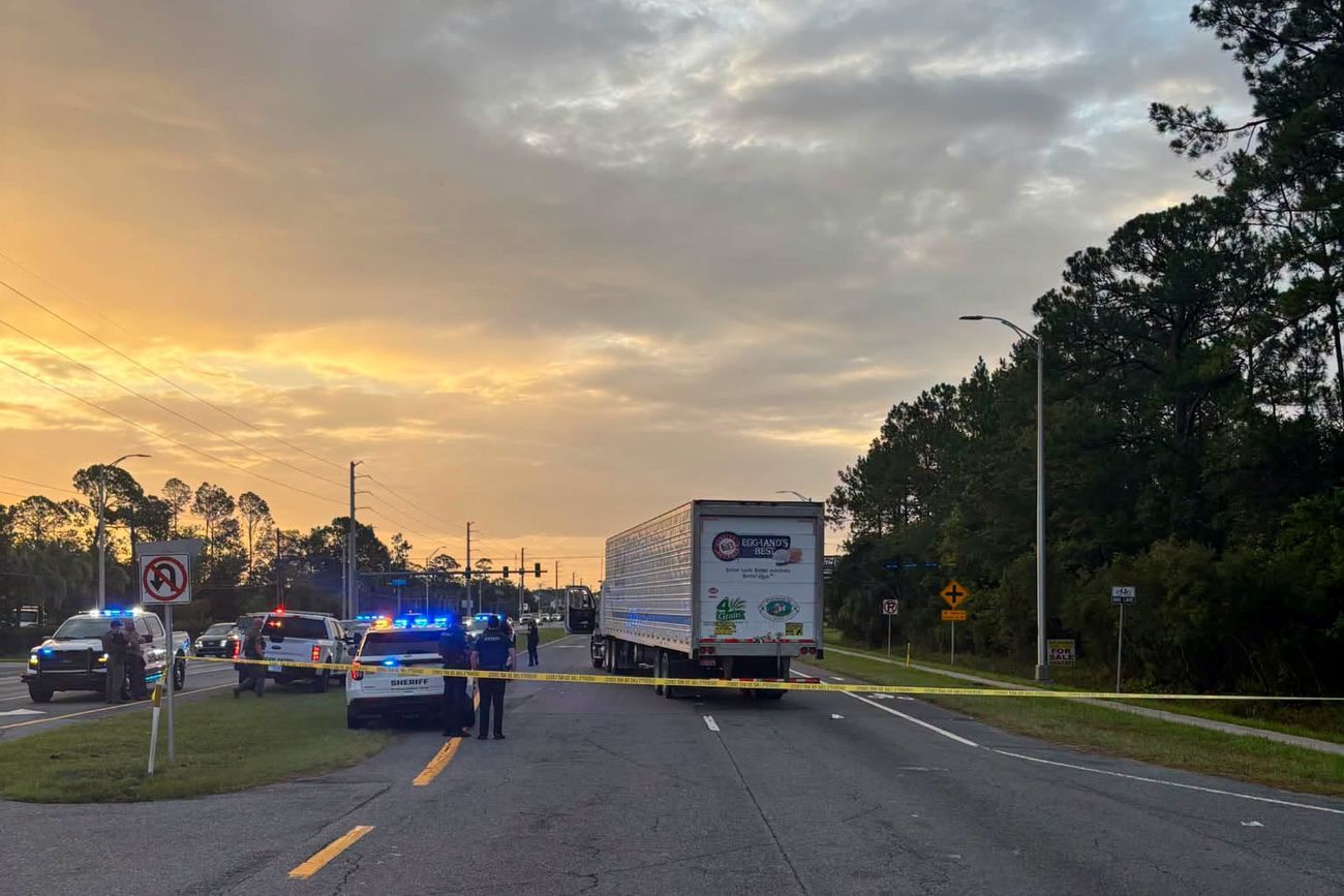 Florida: un migrante mexicano murió atropellado por un camión mientras escapaba de agentes migratorios. (AP)