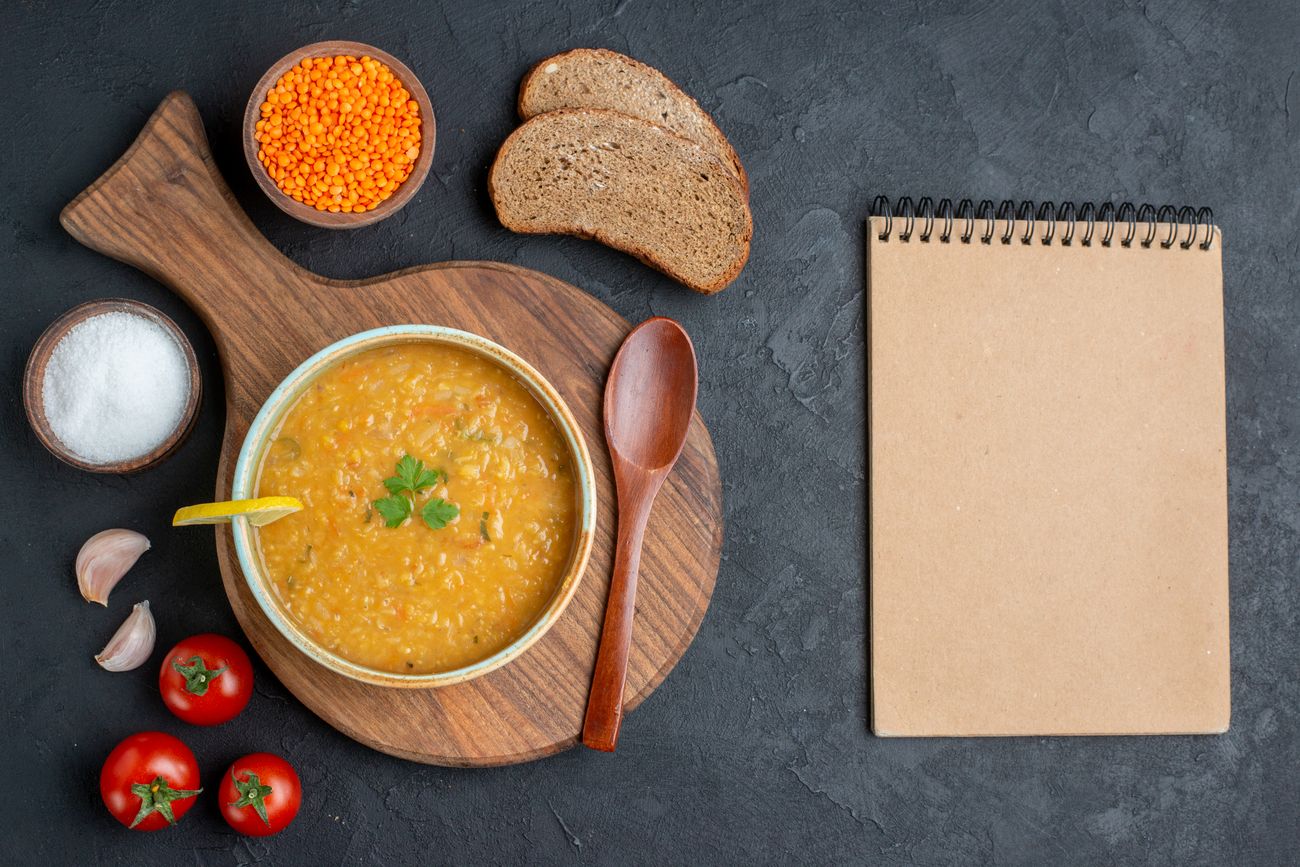 Fácil, barata y perfecta para el invierno: cómo hacer la sopa de lentejas de Jimena Monteverde.