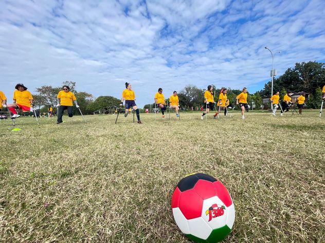 Fútbol para mujeres amputadas. Campus internacional en Bolivia, donde participa por estos días la riocuartemse Laura Argüello.