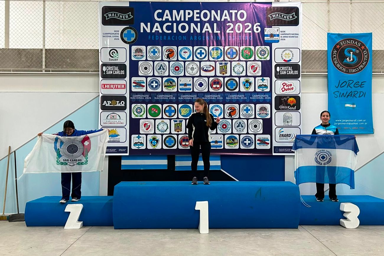 Lucía Gelfo (13) logró la medalla de bronce en la Categoría femenina “Pistola de Aire Cadete Mayor” del XLVIII Campeonato Nacional Juvenil de Tiro Deportivo.