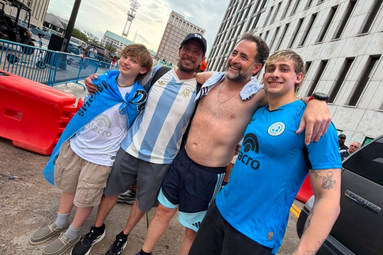 El banderazo de Atlanta tuvo de todo: 2 mil argentinos, un inglés en andas y la ilusión intacta antes de la semifinal