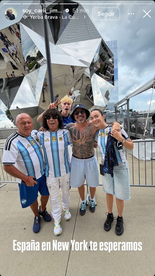 El festejo mundialista de Carli Jiménez y la Mona.