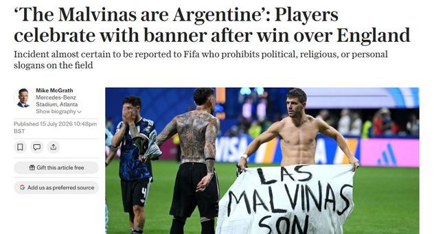 En Inglaterra afirman que van a reportar ante la Fifa la bandera que mostraron los jugadores argentinos.